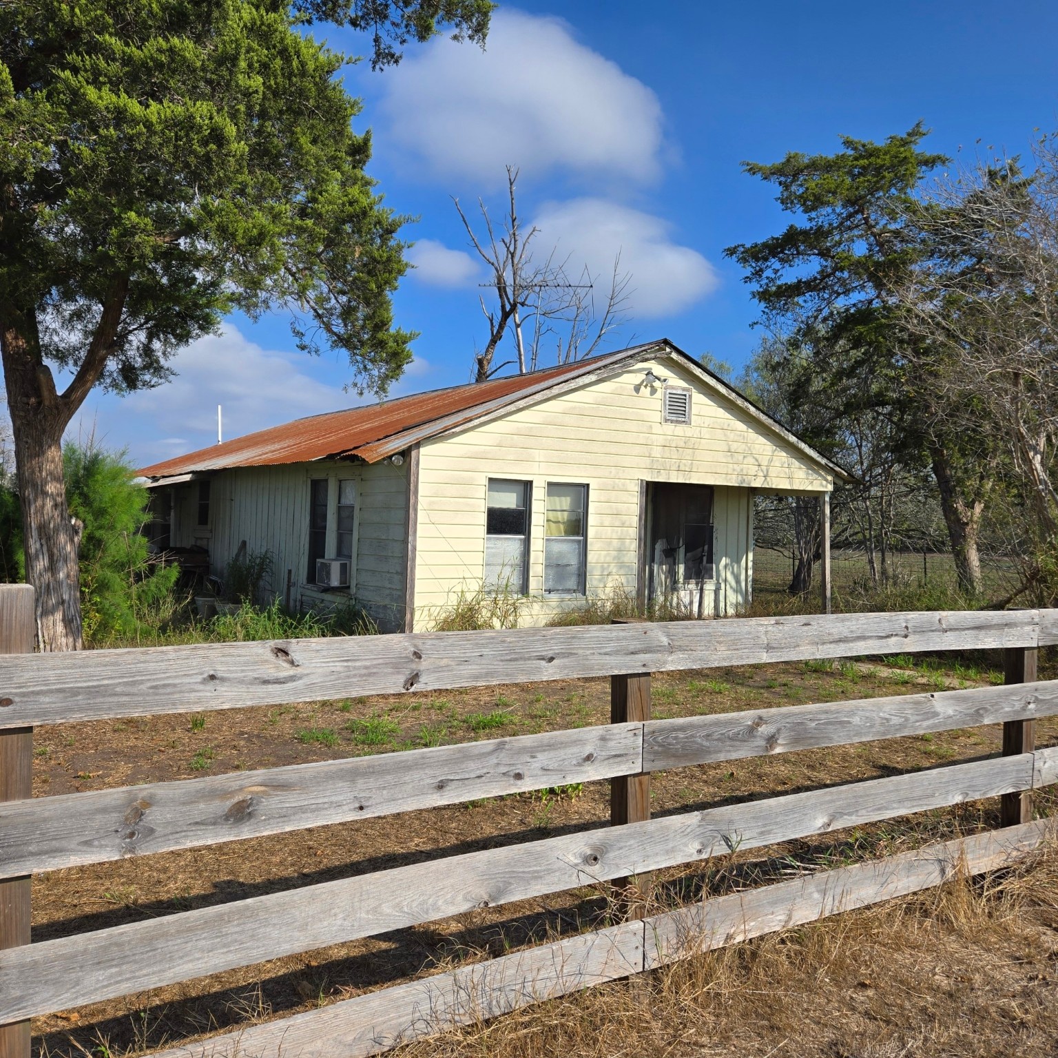 1350 W 8th Street Yorktown TX 78164