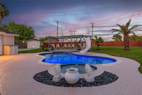 1212 Candlewood Drive League City TX 77573