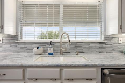 1140 Waterways Drive Crystal Beach TX 77650