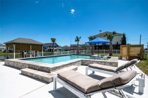 1140 Waterways Drive Crystal Beach TX 77650