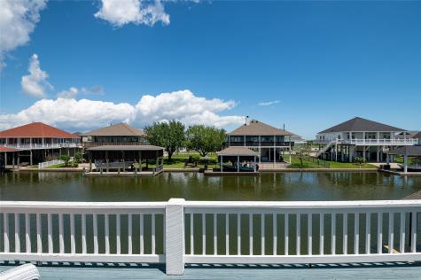 1140 Waterways Drive Crystal Beach TX 77650