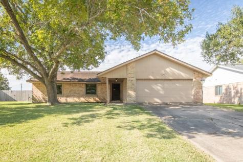 524 Oleander Street Lake Jackson TX 77566