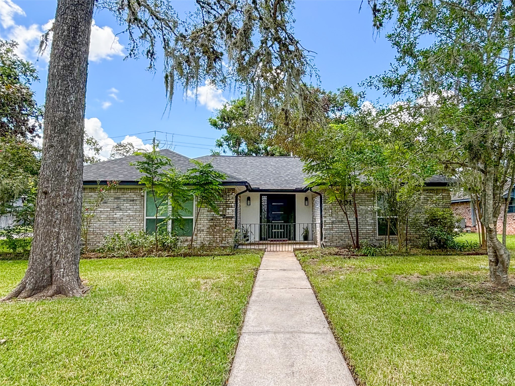 201 Banyan Street Lake Jackson TX 77566