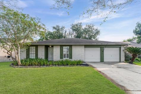 1935 Pilgrims Point Drive Friendswood TX 77546