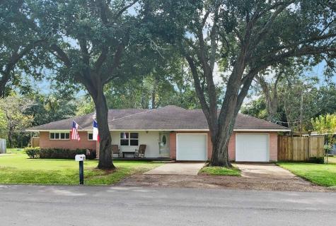 303 Southern Oaks Drive Lake Jackson TX 77566