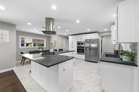 2303 Stonecrest Drive Houston TX 77018