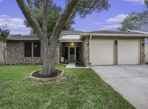 16738 Selder Drive Friendswood TX 77546