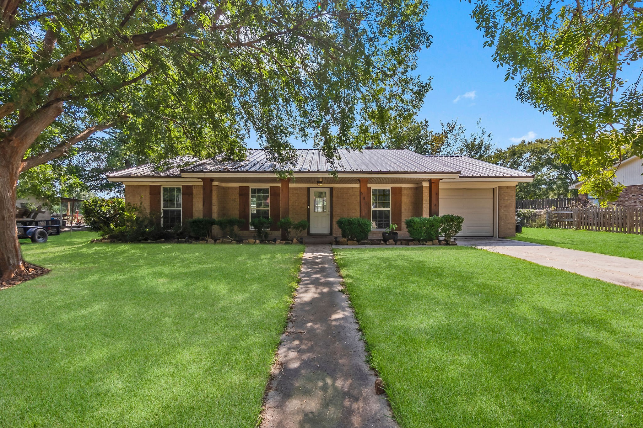 685 W 4th Street Groveton TX 75845