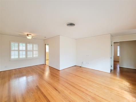 5442 Kinglet Street Houston TX 77096