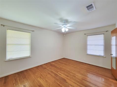 5442 Kinglet Street Houston TX 77096