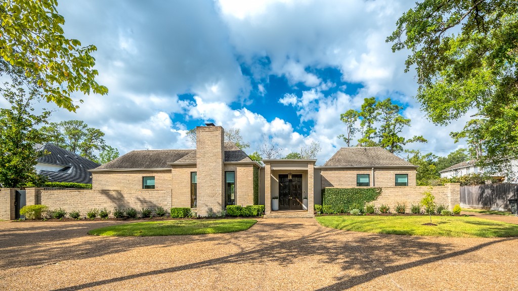9 Pinewood Circle Houston TX 77024