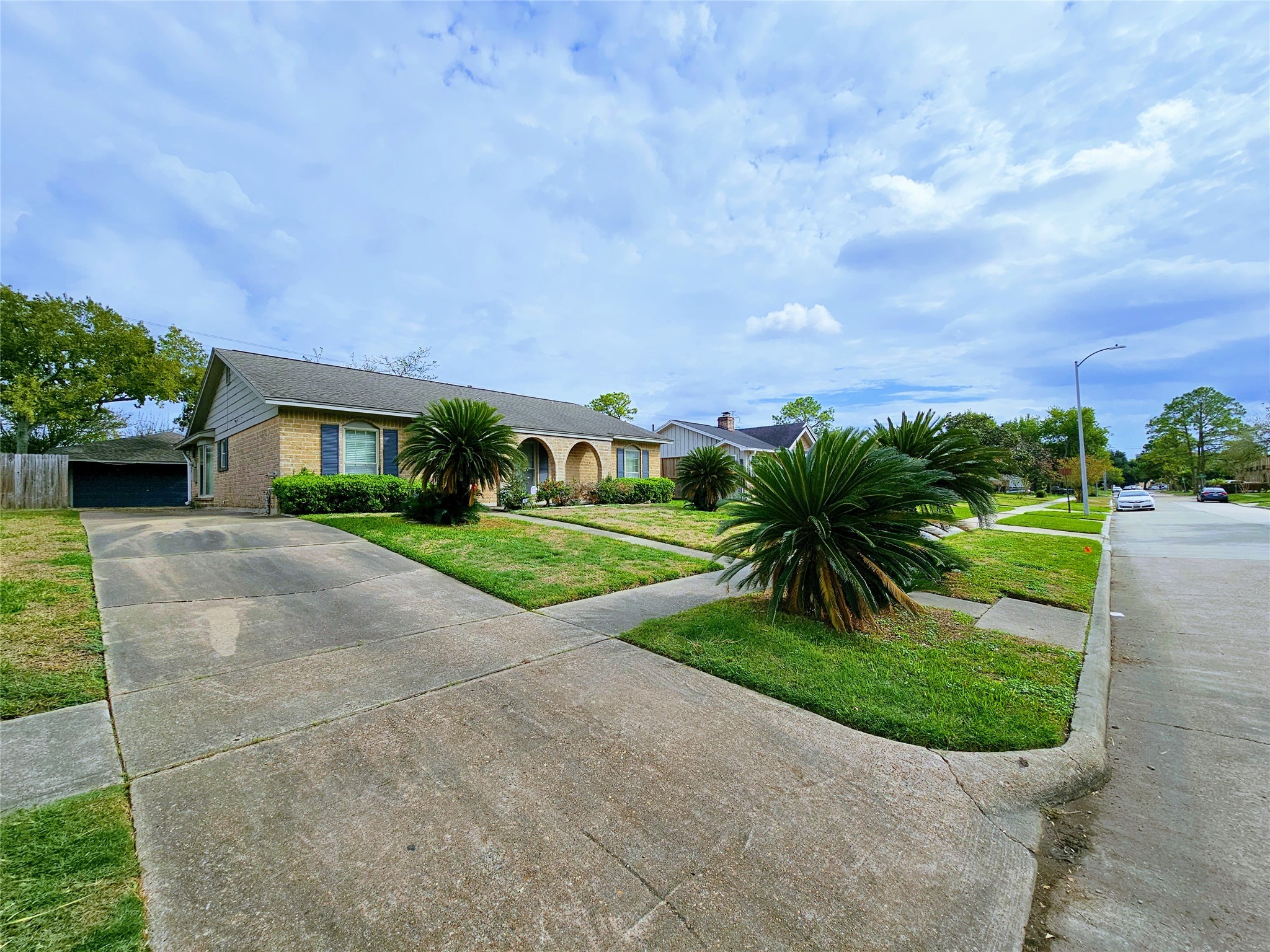 8207 La Roche Lane Houston TX 77036