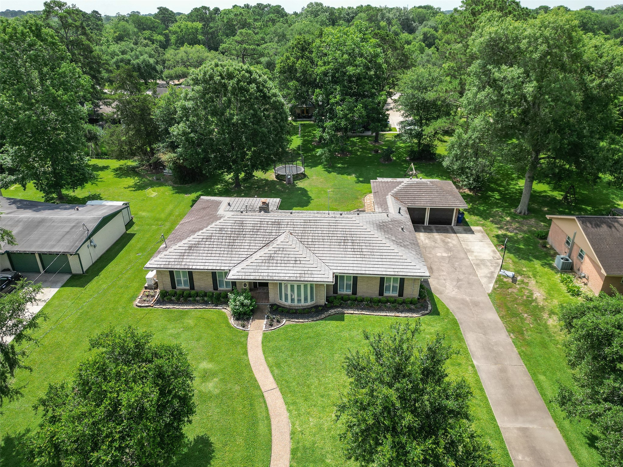 307 N Shadowbend Avenue Friendswood TX 77546