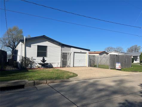 3110 Bay Oaks Harbor Drive Baytown TX 77523