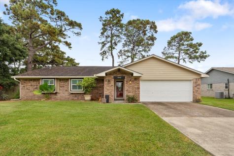 9946 Pinehurst Street Baytown TX 77521