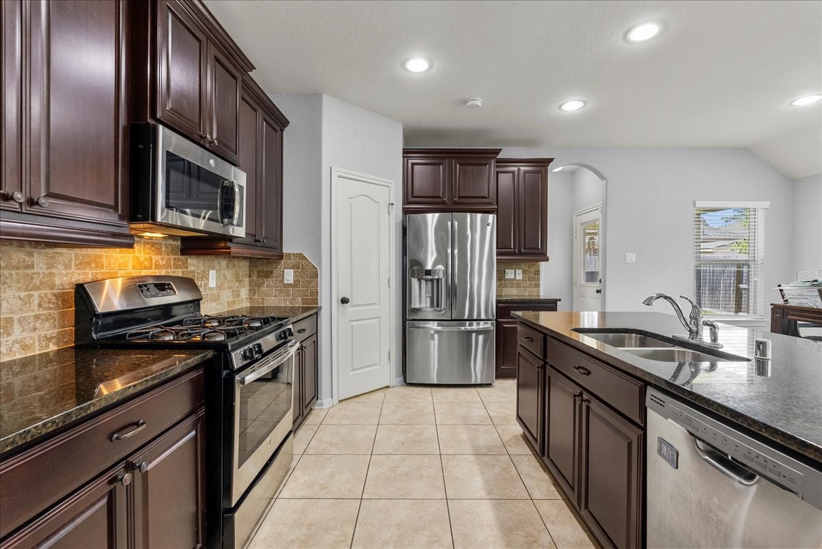 2903 Grants Harbour Lane Dickinson TX 77539