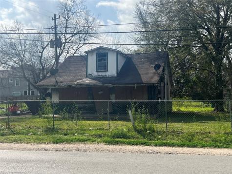 7929 De Priest Street Houston TX 77088