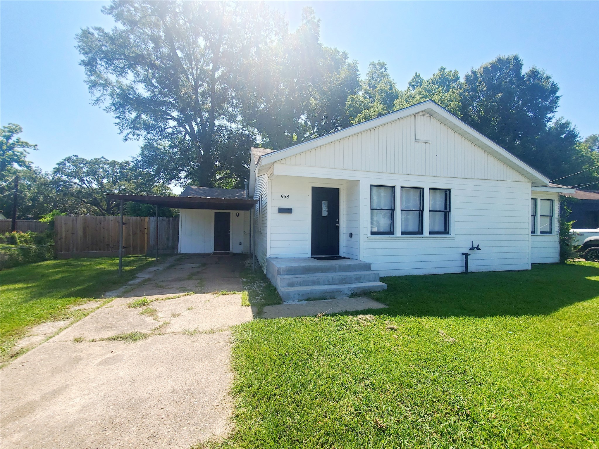 958 Milam Street Liberty TX 77575