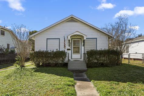 4905 Avenue Q 1/2 Galveston TX 77551
