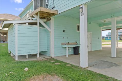 833 S Oneal Road Crystal Beach TX 77650