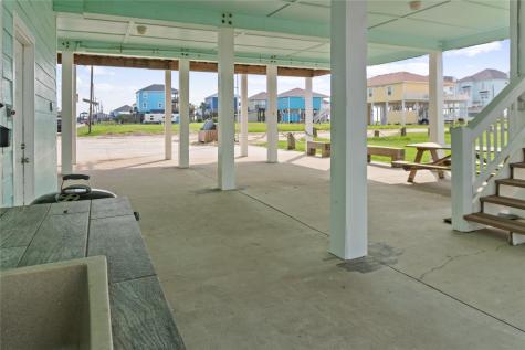 833 S Oneal Road Crystal Beach TX 77650