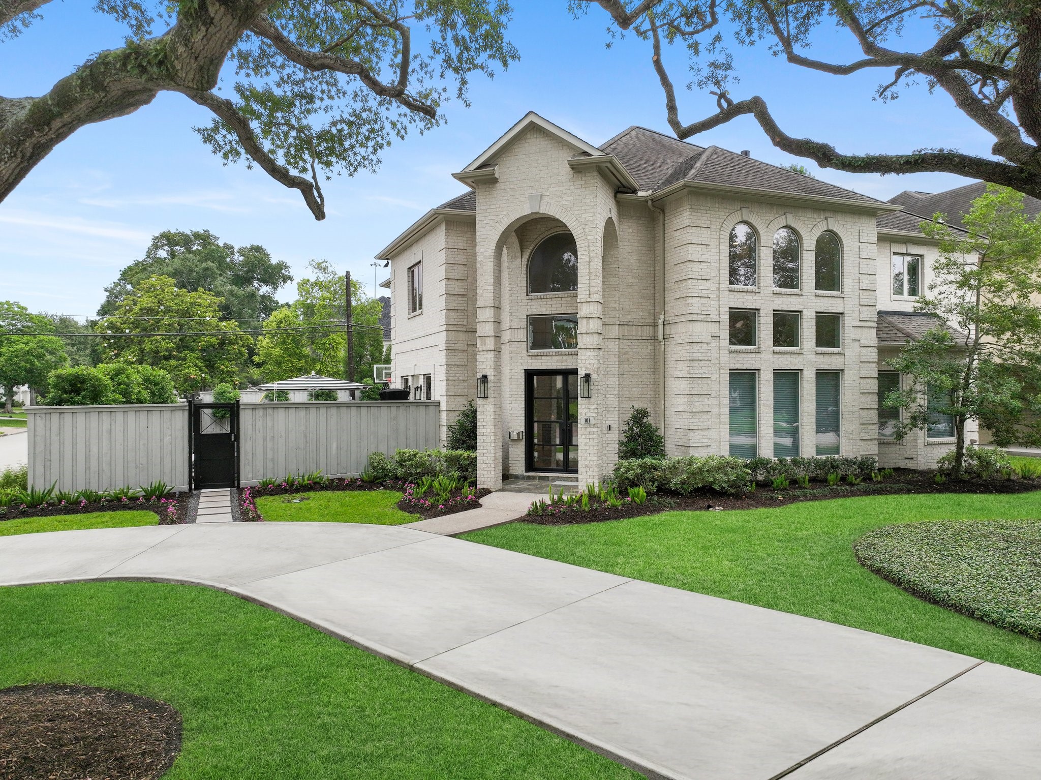 101 Ferndale Street Bellaire TX 77401