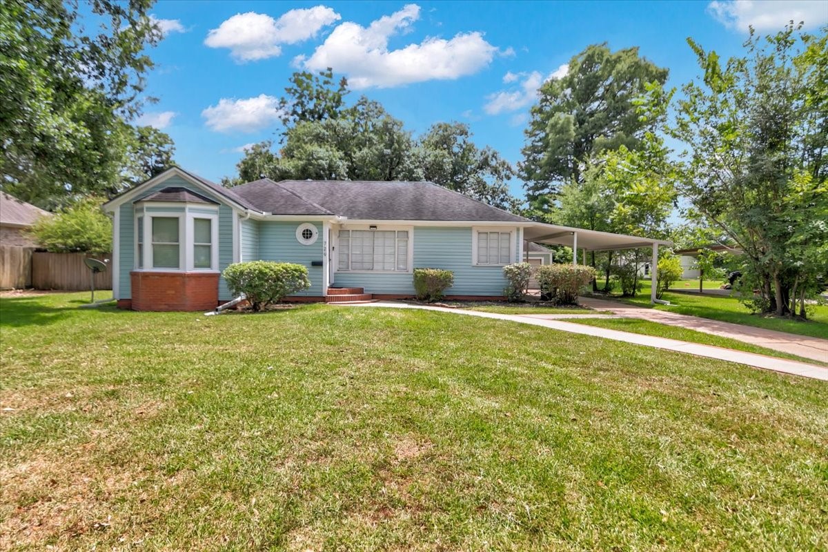729 Holland Avenue Port Neches TX 77651
