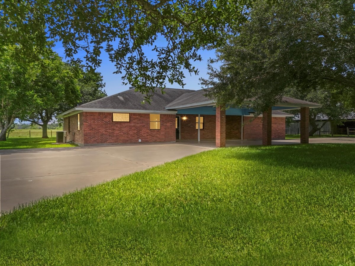 6816 Avenue V Santa Fe TX 77510