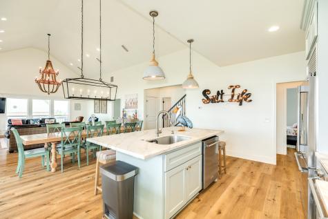 998 Austin Drive Gilchrist TX 77617