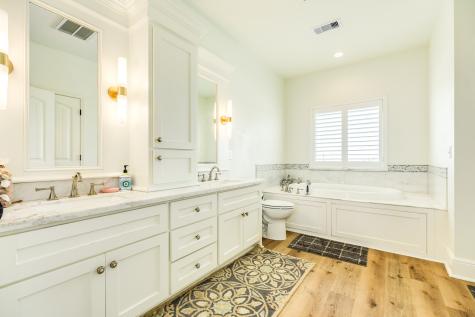 998 Austin Drive Gilchrist TX 77617