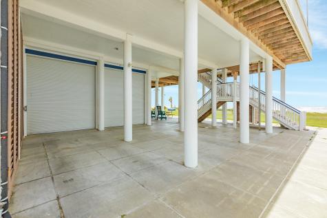 998 Austin Drive Gilchrist TX 77617