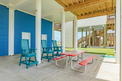 998 Austin Drive Gilchrist TX 77617