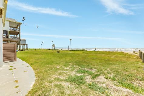 998 Austin Drive Gilchrist TX 77617