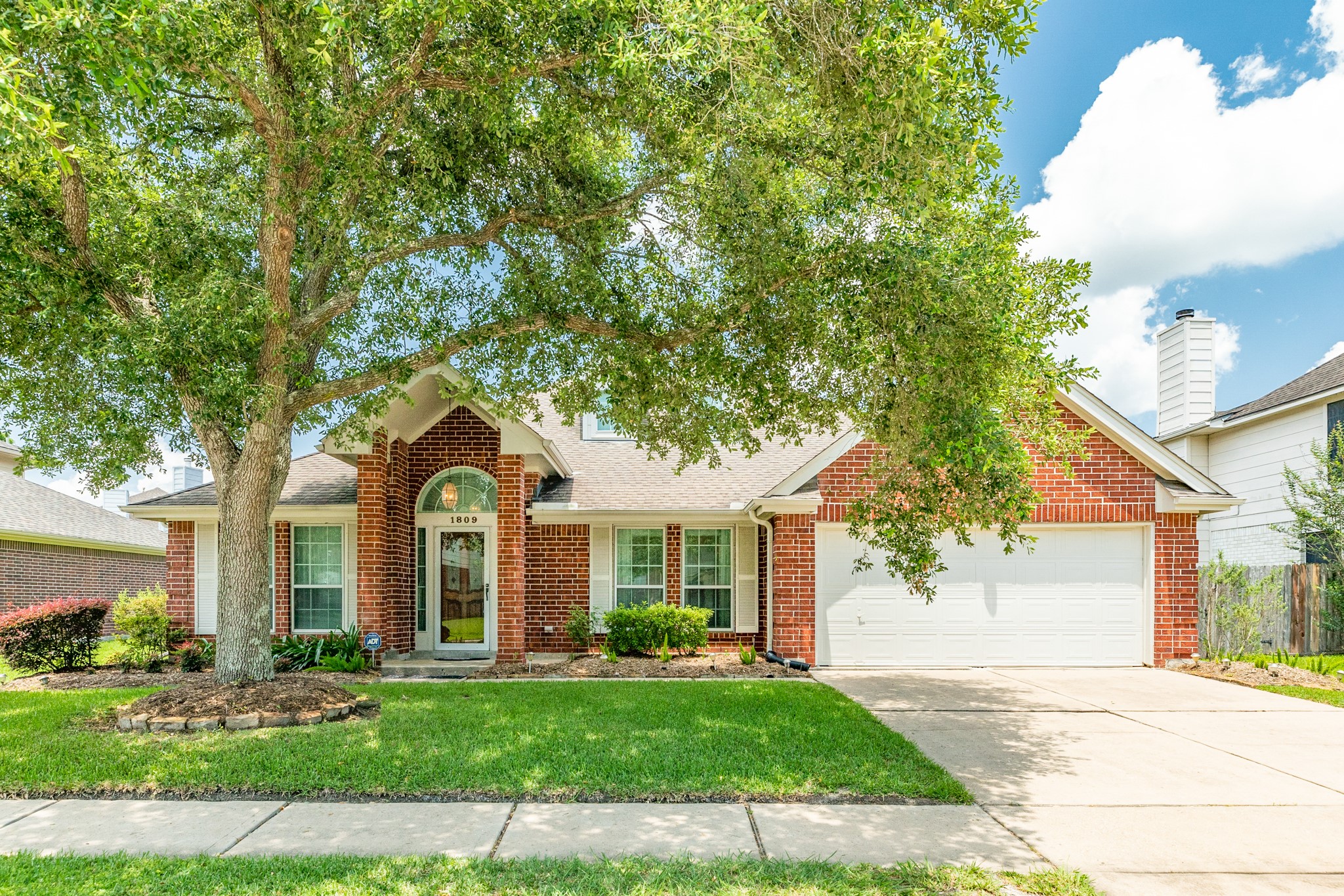 1809 Oakedge Drive Pearland TX 77581