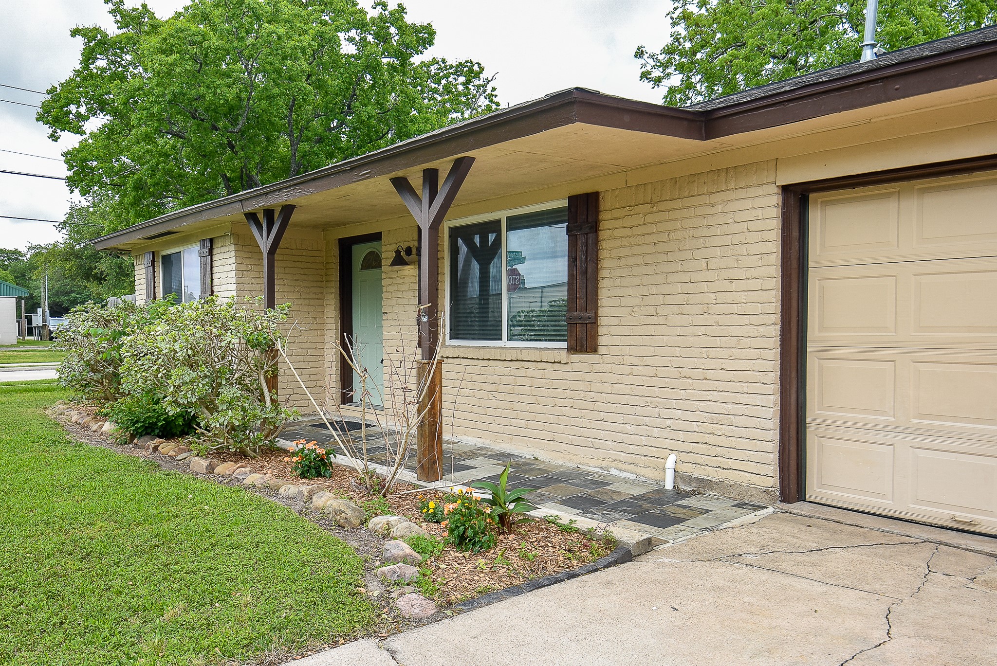301 Pennington Drive Alvin TX 77511