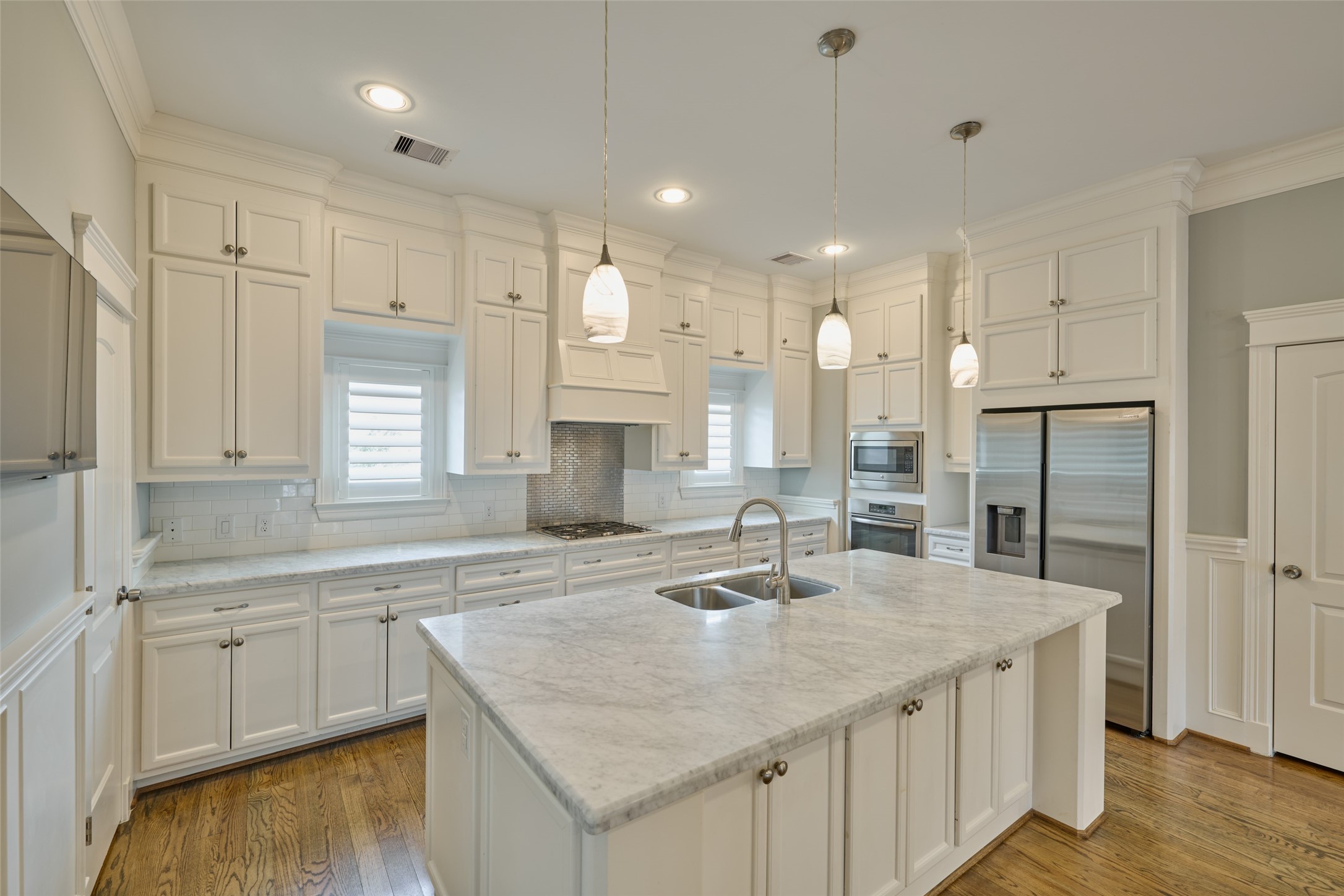 1239 W 22nd Street D Houston TX 77008