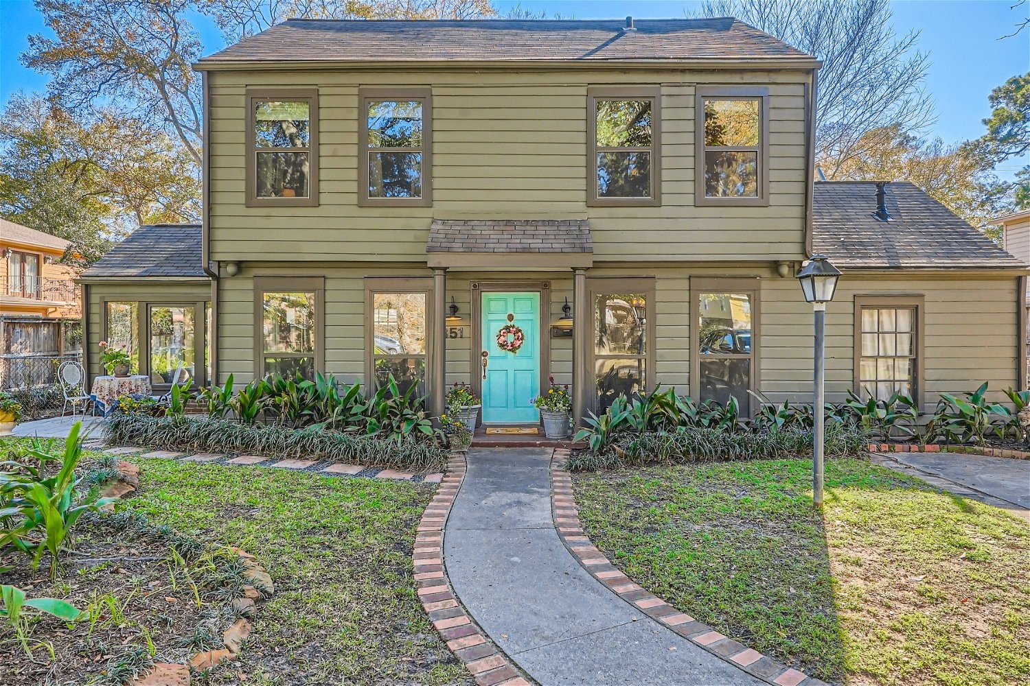 851 Azalea Street Houston TX 77018