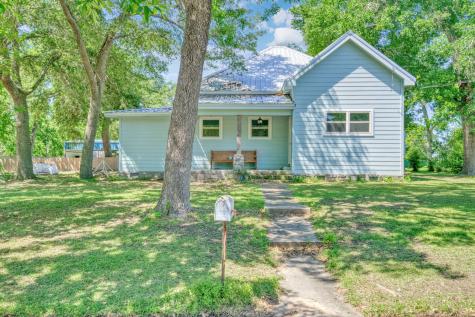 105 N Texas Street Madisonville TX 77864