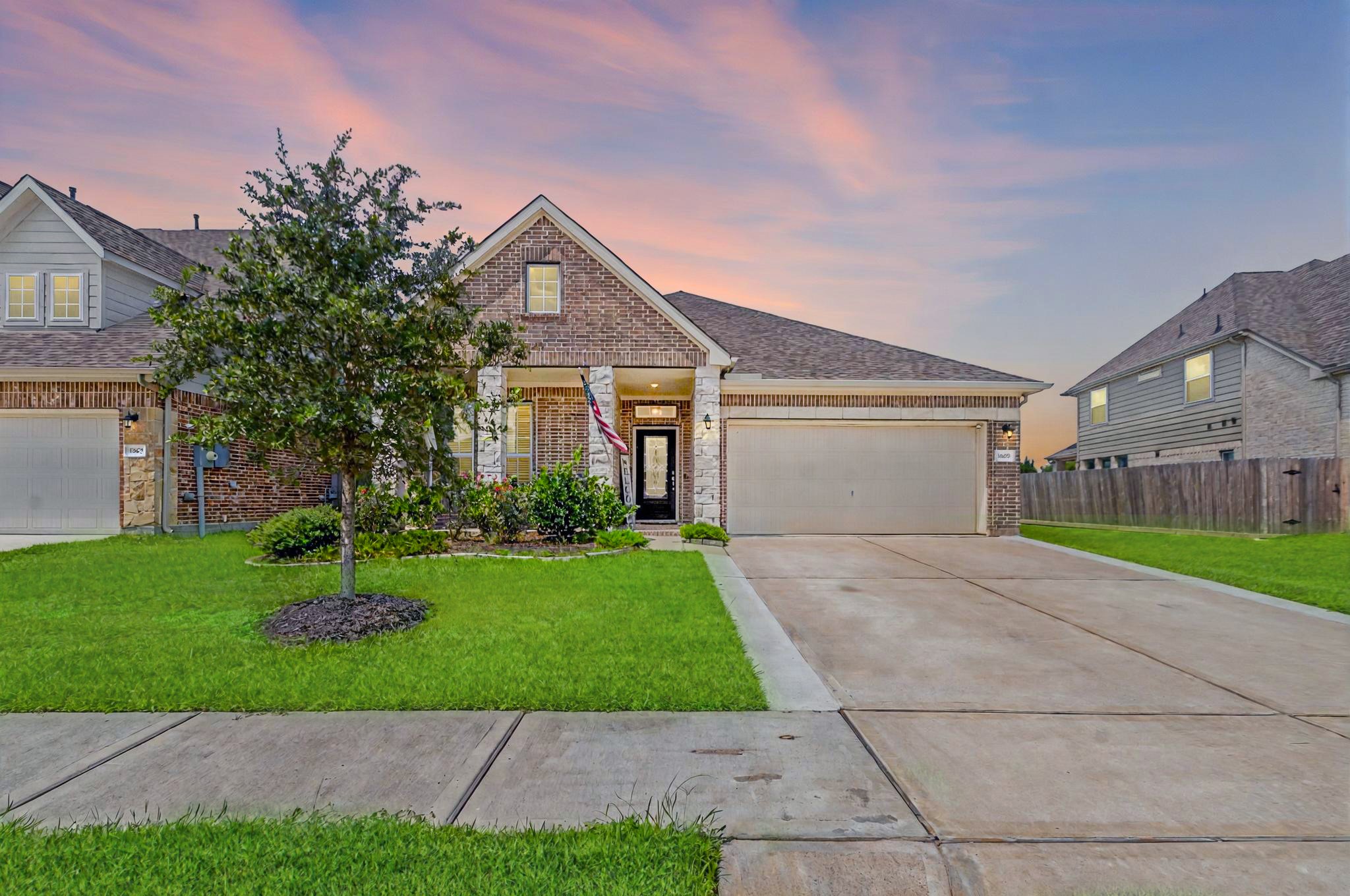 1869 Kenley Way Alvin TX 77511