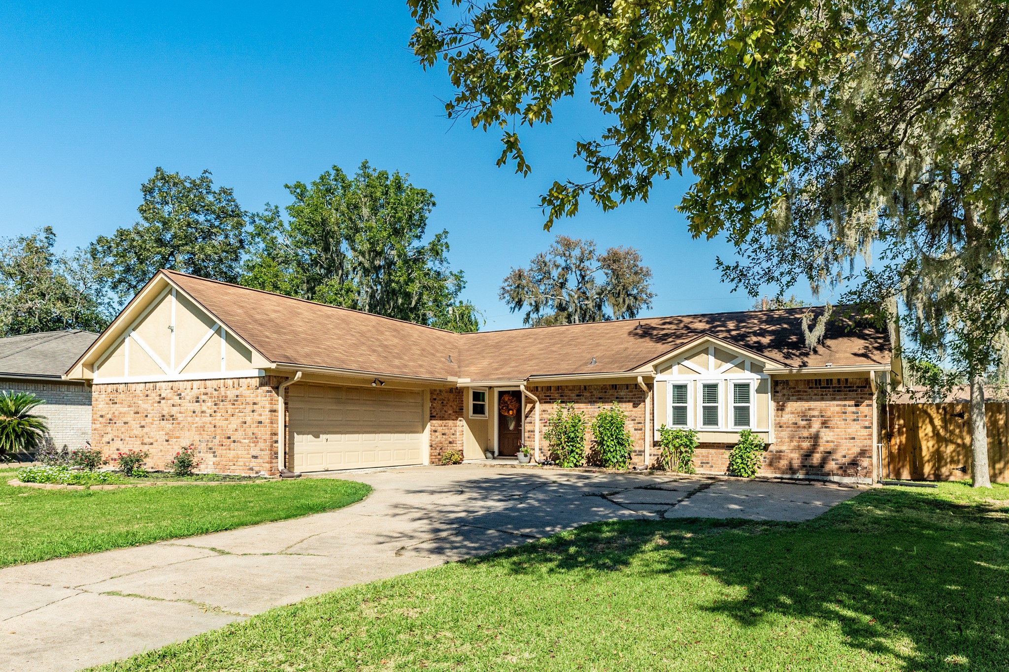218 Dogwood Street Lake Jackson TX 77566