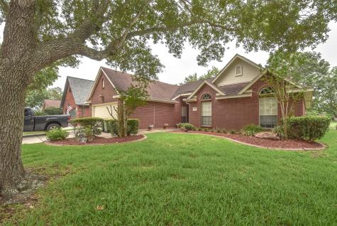 2730 N Peach Hollow Circle Pearland TX 77584