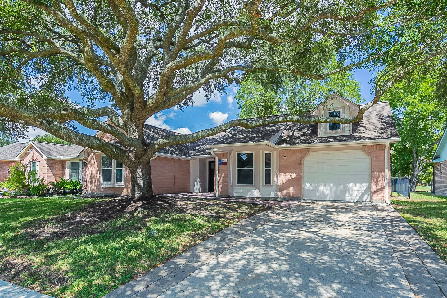 3415 S Peach Hollow Circle Pearland TX 77584