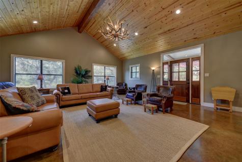 2003 Oakridge Road Weimar TX 78962