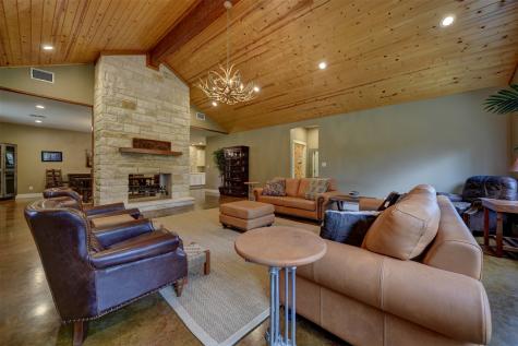2003 Oakridge Road Weimar TX 78962
