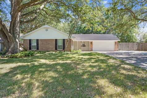 109 E Wildwinn Drive Alvin TX 77511
