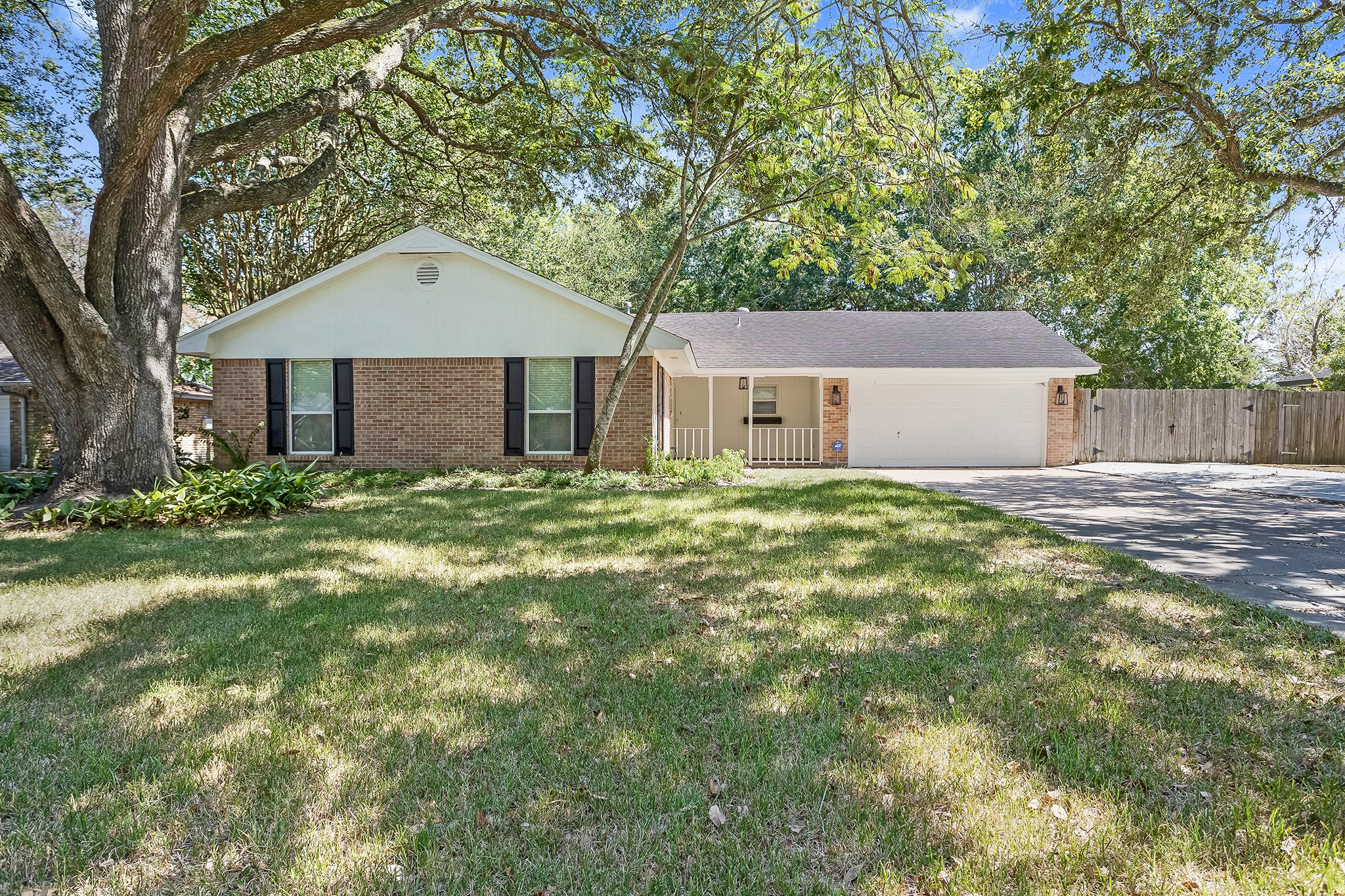109 E Wildwinn Drive Alvin TX 77511
