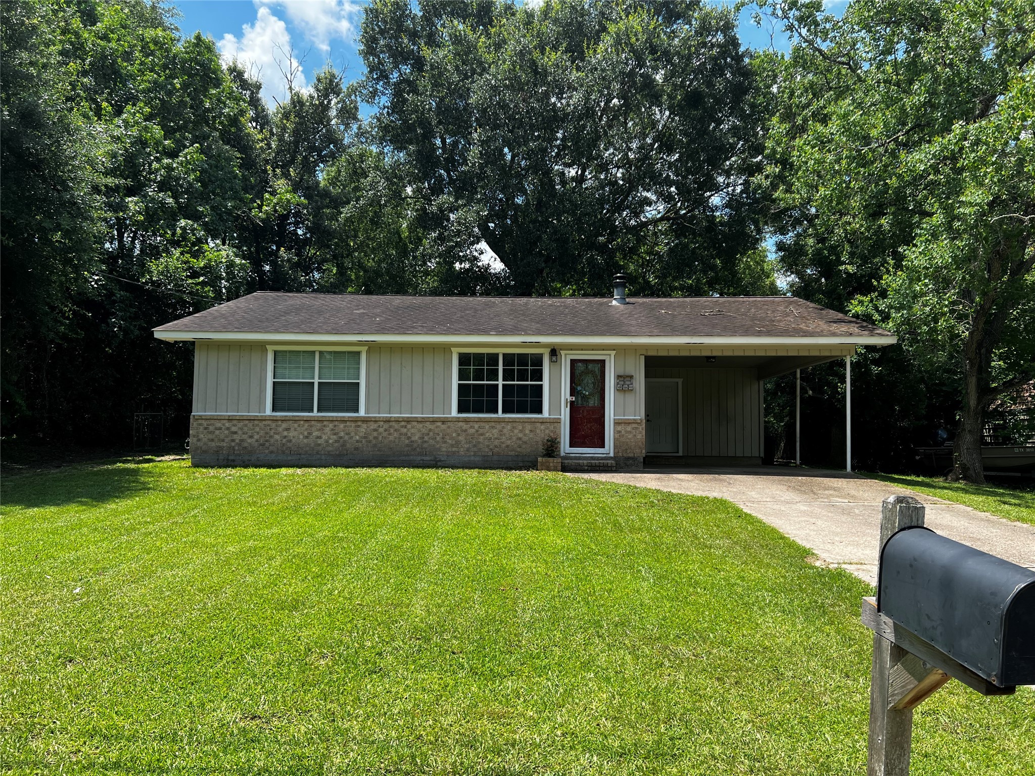 813 W Jones Street Livingston TX 77351