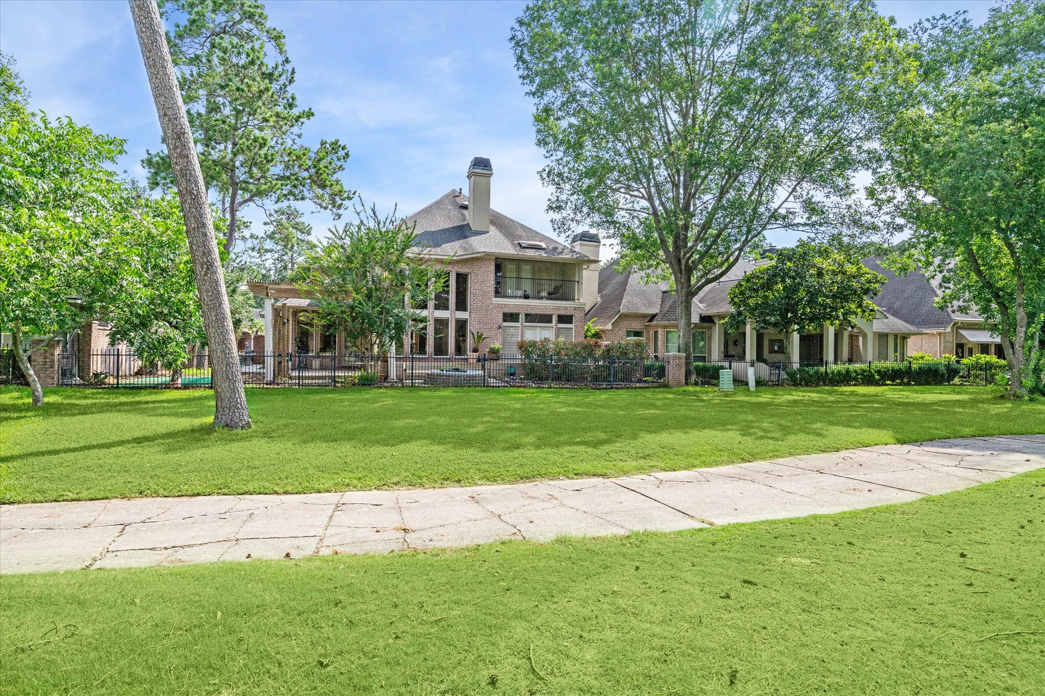2023 Fairway Green Drive Kingwood TX 77339