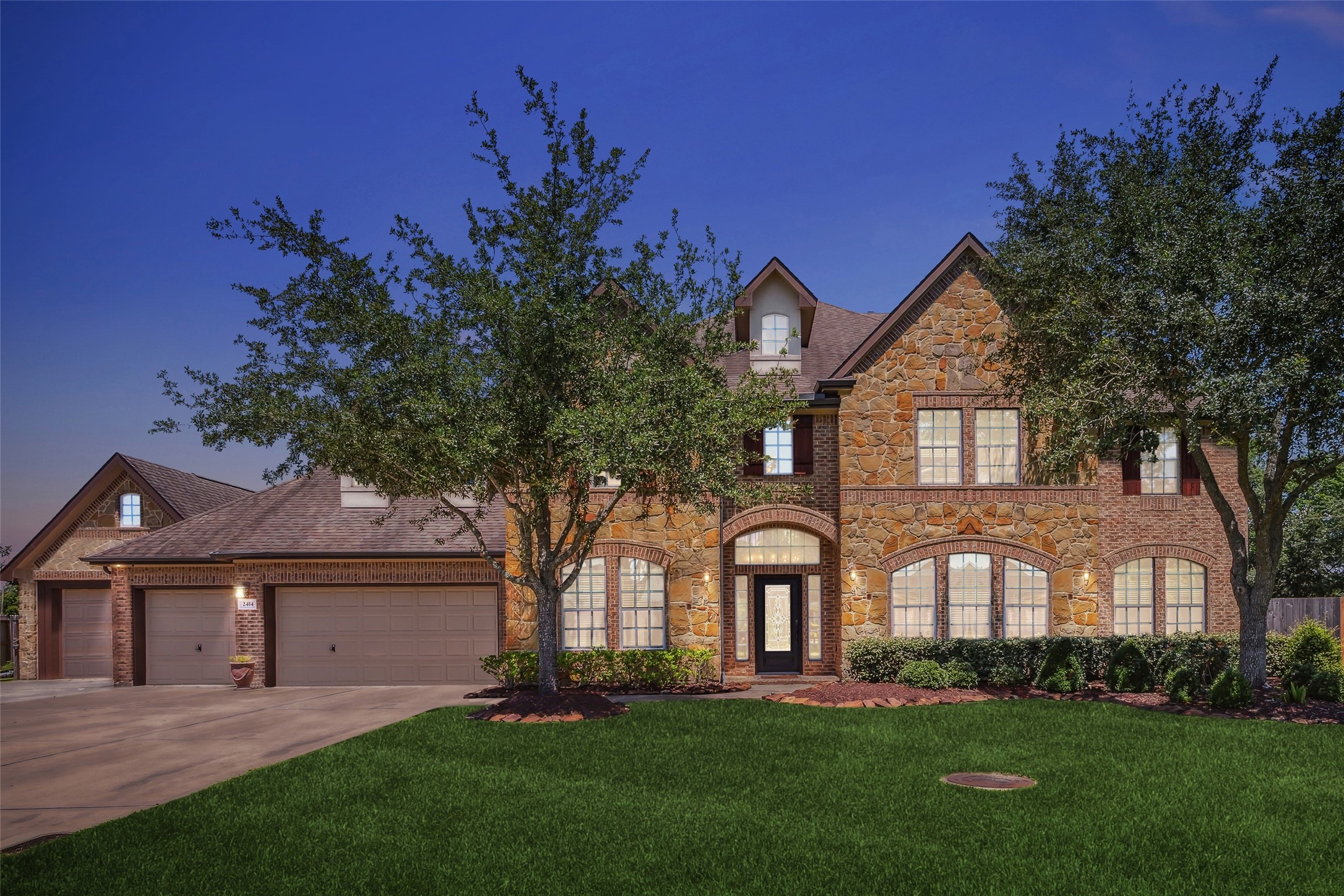 2414 Lakeway Drive Friendswood TX 77546