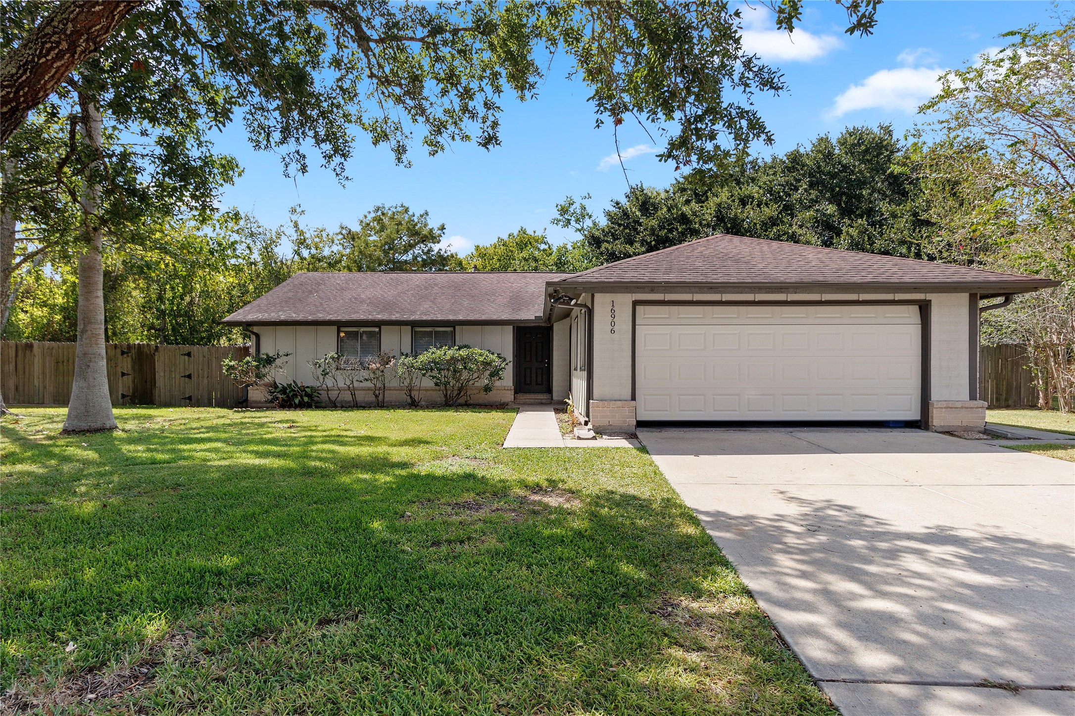 16906 Worden Lane Friendswood TX 77546